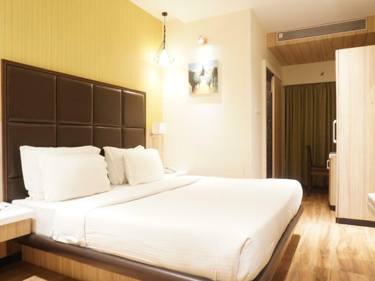 Palette Four Seasons Recreation Resort Jālgaon Zewnętrze zdjęcie